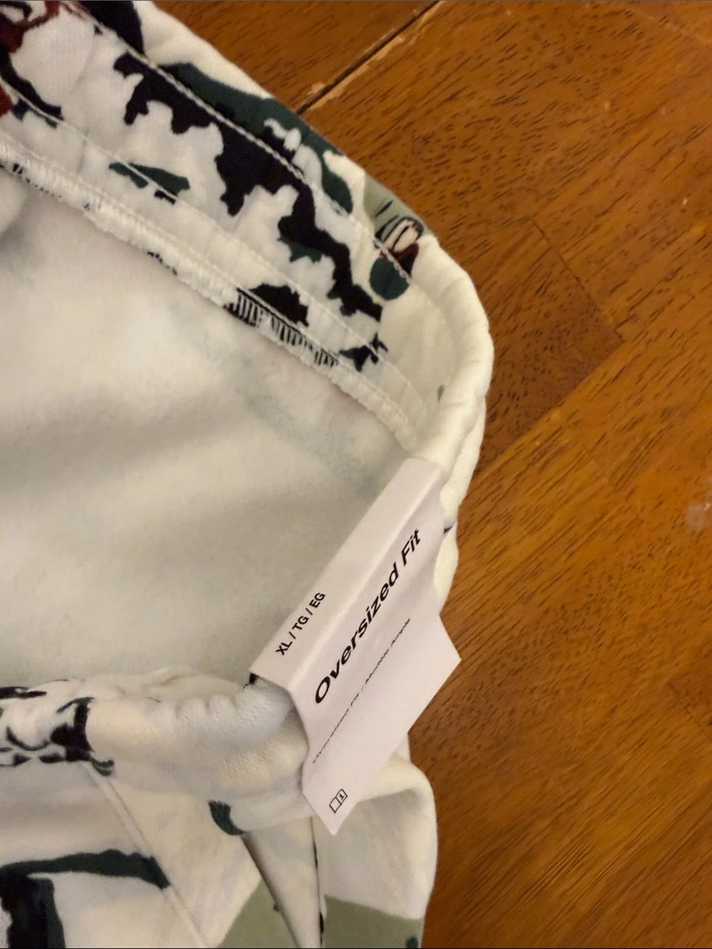 Jordan White Black Green Scenic Print Sweatpants xl Christmas snow